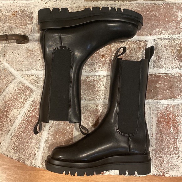 She & In Waterproof Boots.  Size 40. 12” height - Picture 9 of 9